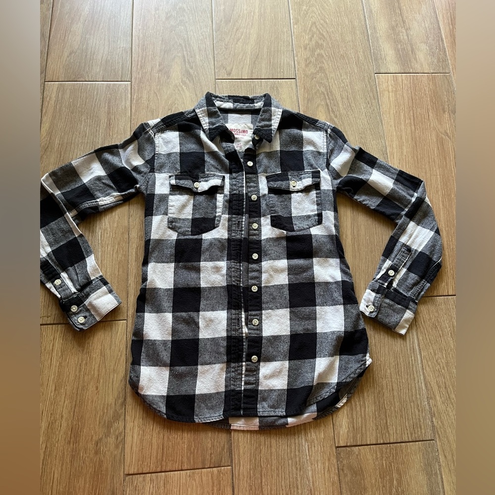 THE FALL STAPLE Black and white long sleeve flannel button down shirt